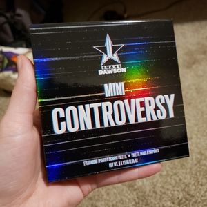 Mini Controversy Make Up Pallette